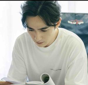 虎皮兰的春天头像