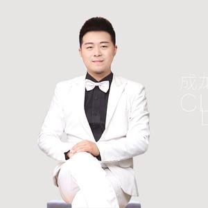 主持人成龙317头像