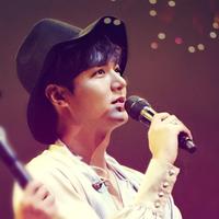 张牙舞爪的知昂头像