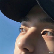 居然囗的个人资料头像