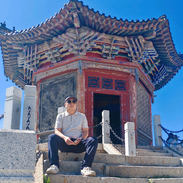 刘sir路亚头像