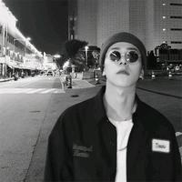 用户989294542940头像