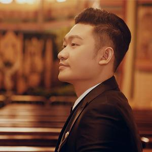 付大宝和车头像