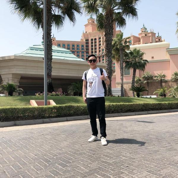 宁波伟霆哥头像