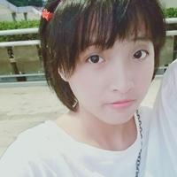 鸾烛不离485头像