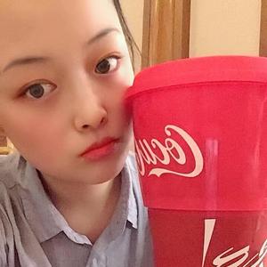 爱手游的月月头像