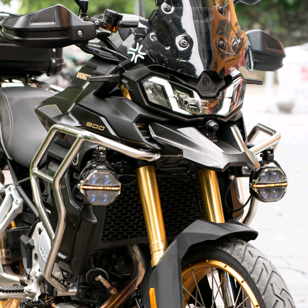 山河寒色远头像