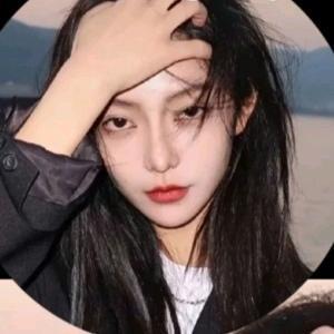 不凡的杨伊人头像