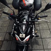 爱骑车的周头像