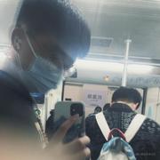 喜欢摸鱼的小周的个人资料头像