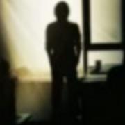 笑起来眼睛是条线的个人资料头像