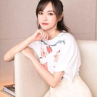 素依依头像