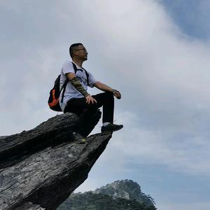 霂澹头像