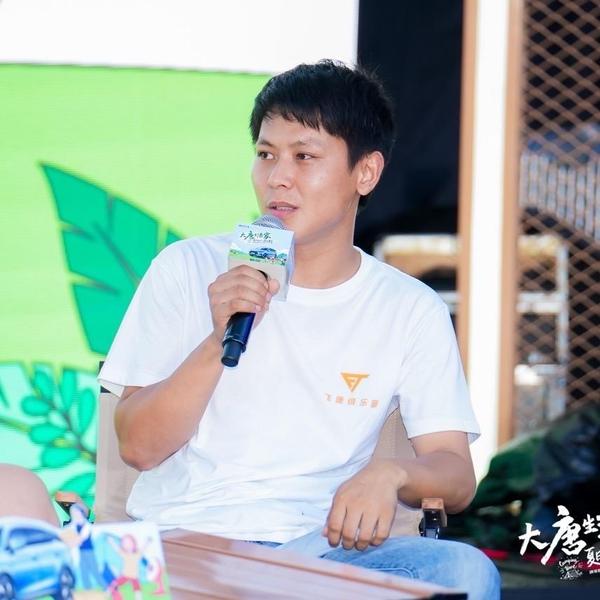 会飞的唐豹头像