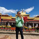 俊俏书签tR9头像