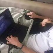 不做有氧的个人资料头像