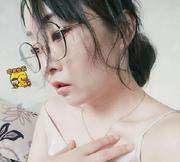 吹散的头发乱了的个人资料头像