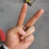 旅行中的小伙子头像