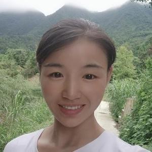 莉莉在努力头像