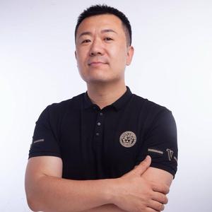 自主的帅哥头像