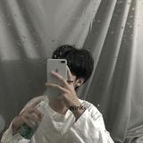 浩浩吃不xiao头像