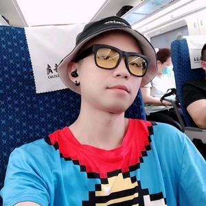 辉少的背包头像