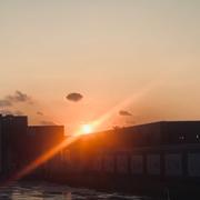 看着星星如此耀眼的个人资料头像