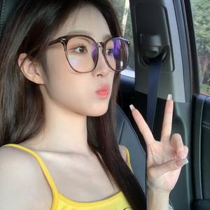 卢烟烟Yan