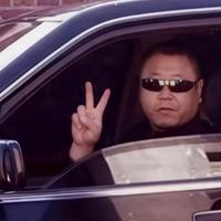 开心的汽车小偷头像