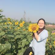 姑娘大步向前走的个人资料头像