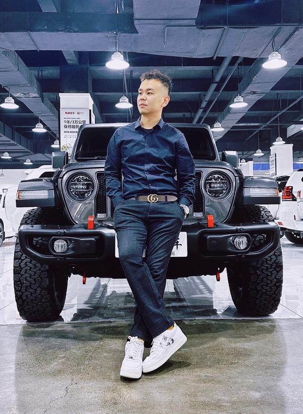 辉源硬派越野二手车头像