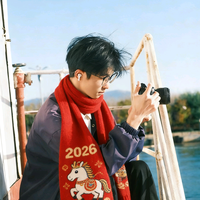 拍照的航航子头像