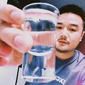 芳卿水哥头像