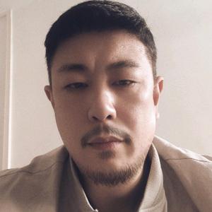 四爷7f2R头像