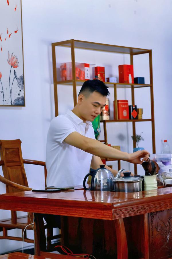 啊宇买卖车头像