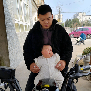 江陵叮当珠宝商行-小薛(全城上门收货）头像