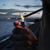 丶世界已黑白头像