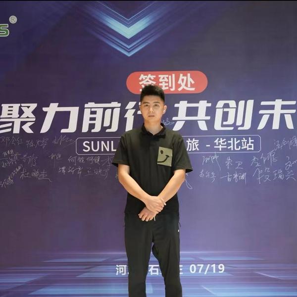 汽车玻璃界的打工人头像