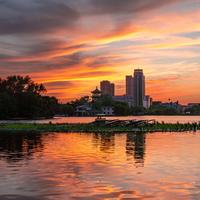 利月赴山海头像