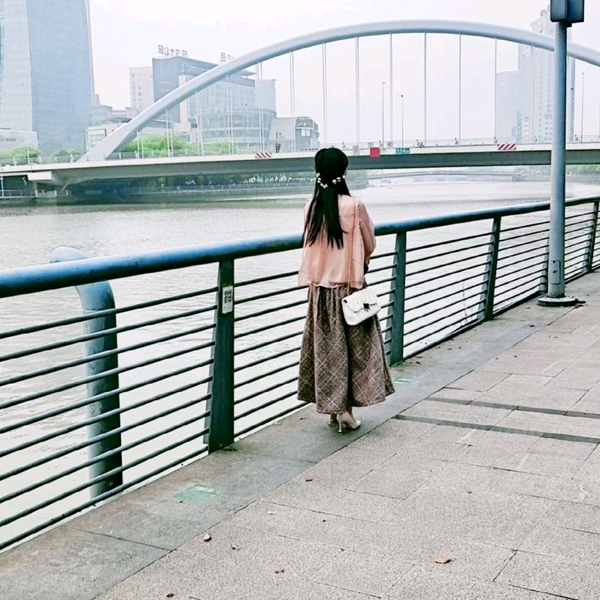 吃货社恐姐头像