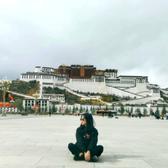 大表哥不吃榴莲头像