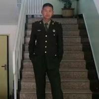 李龙头像