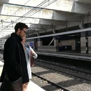 神秘的认真的个人资料头像