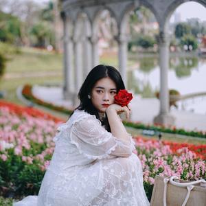 如陽光Maxine头像