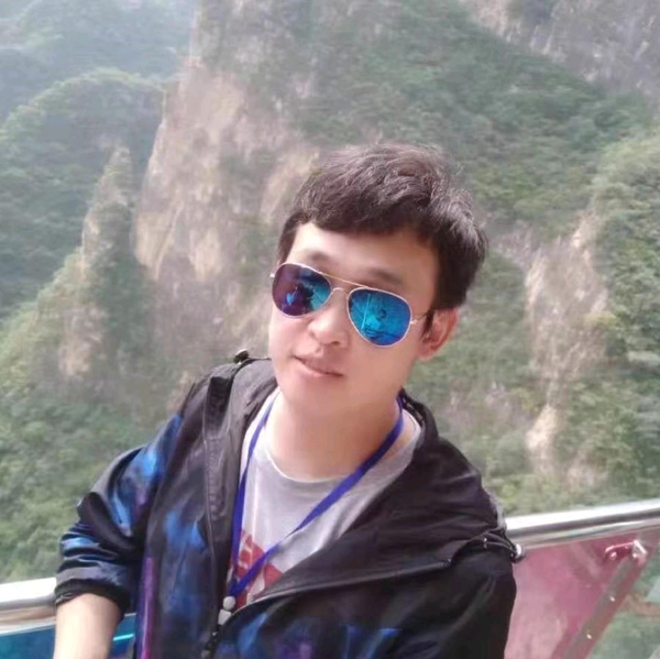 彭骏赫头像