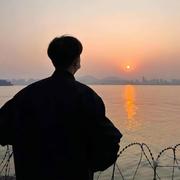 闹钟745的个人资料头像