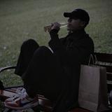 郑明白头像