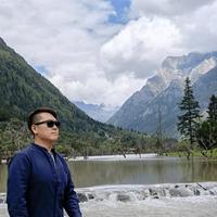 仁爱小鱼cv头像