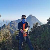 户外徒步胜头像
