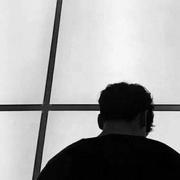 一个透明的盲盒的个人资料头像